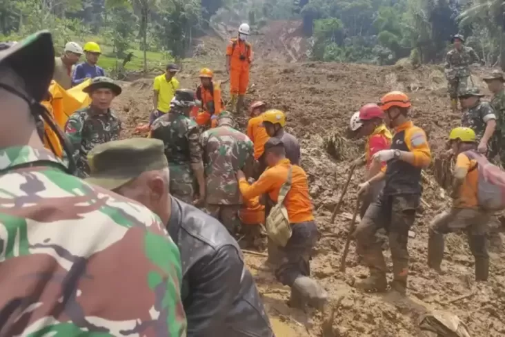 BNPB Sebut 11 Orang Hilang Akibat Longsor pada Bandung Barat