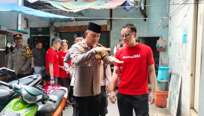 Polsek Tambora dan Komunitas BerbagiYA Bagikan 300 Paket Sembako di Kawasan Pemukiman Padat Penduduk