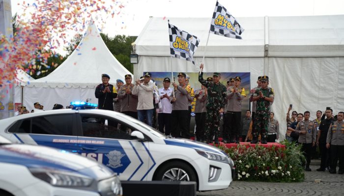 Kapolri Lepas Mudik Gratis Polri Presisi, Tindak Lanjut Arahan Presiden