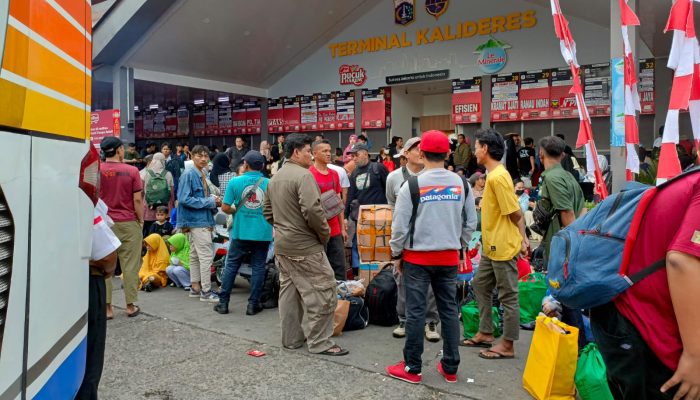 H-4 Lebaran, 3.358 Pemudik Padati Terminal Bus Kalideres