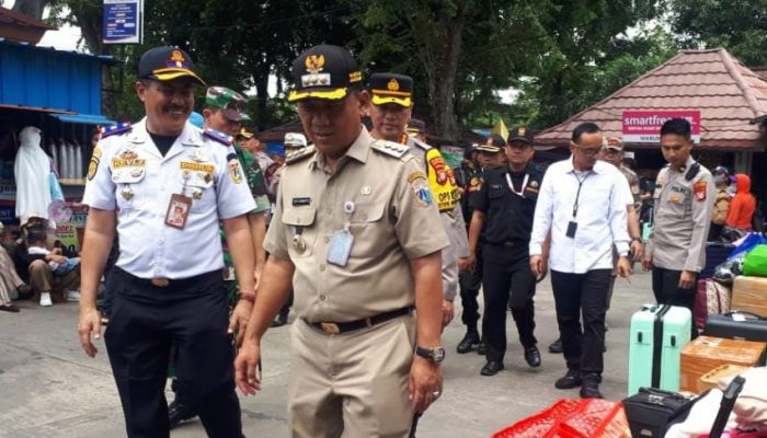 Mudik Lebaran, Wali Kota Jakbar Cek Terminal Kalideres