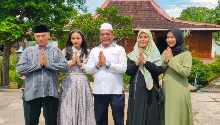 Lebaran Kedua, Wamendes Paiman Raharjo Open House di Kampung Halaman