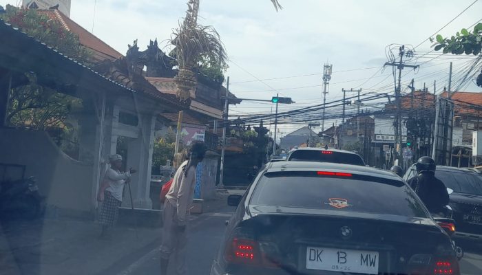 Badung Banyak Gelontorkan BKK, Kresna Budi Sebut kok Lupa Dengan Daerahnya Banyak Pengemis