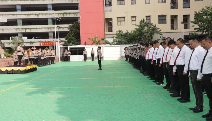 Tingkatkan Semangat Nasionalisme Polres Metro Jakarta Barat Gelar Upacara Hari Kesadaran Nasional Tahun 2024