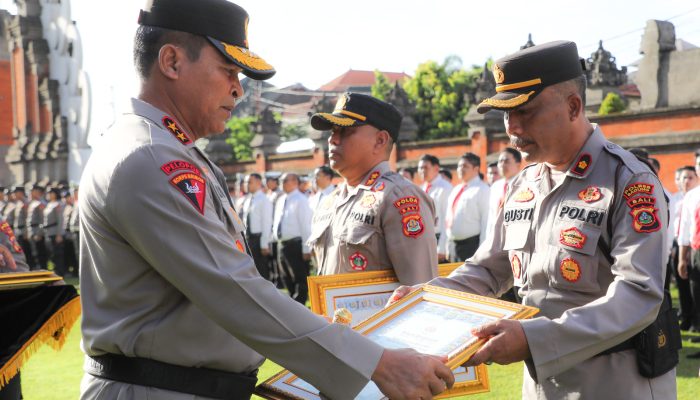 Kapolda Bali Pimpin Upacara Hari Kesadaran Nasional