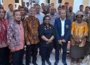 PJ Gubernur Ribka Haluk Buka UKW Perdana Papua Tengah