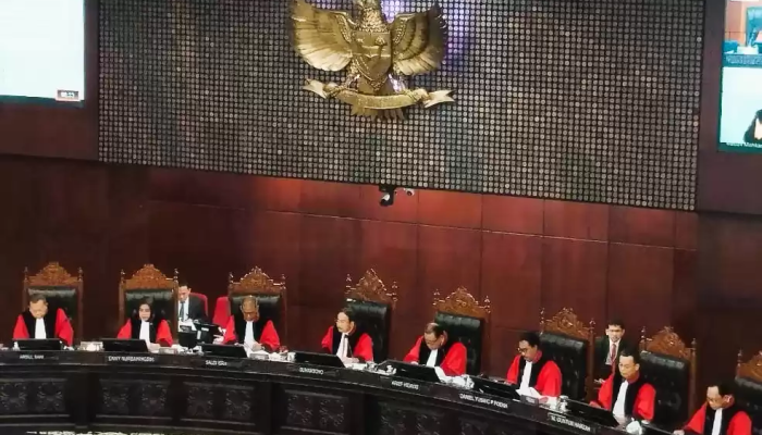 Tiga Hakim MK Mengutarakan Dissenting Opinion Terhadap Putusan PHPU Pilpres 2024. Apa itu Dissenting Opinion !