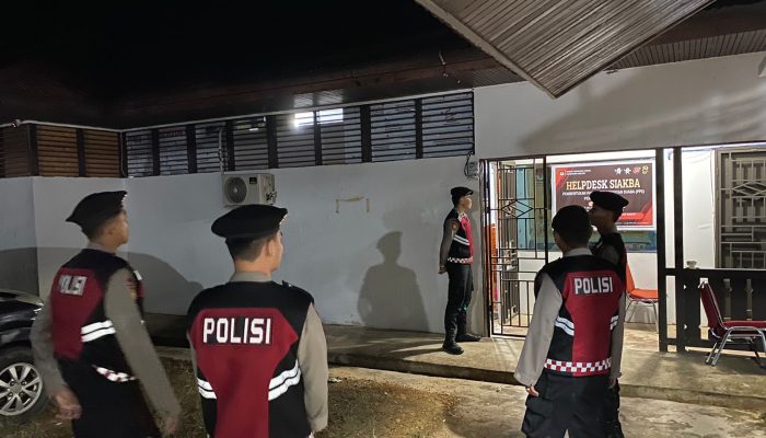 Satuan Samapta Polres Melawi Melaksanakan Patroli dan Pengaman Kantor KPUD Melawi