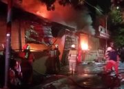 Gudang di Kalideres Terbakar, Petugas Masih Berjibaku Padamkan Api