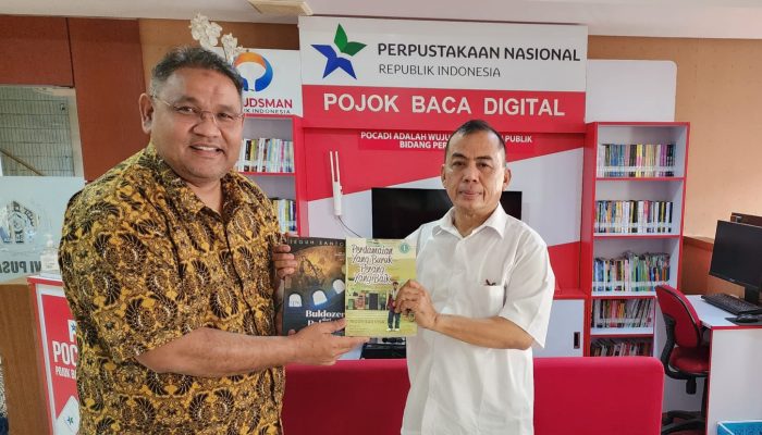 Dua Judul Buku ‘Perdamaian yang Buruk, Perang yang Baik” dan “Buldozer dari Palestina Karya Teguh Santosa Melengkapi Pojok Baca Digital di PWI