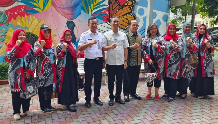 Heru Budi Hartono Sambangi Program 1000 Paket Sembako Murah di SMA 70 Jakarta Selatan