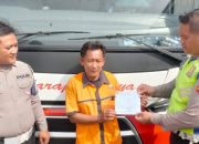 Satlantas Polres Tulungagung  Tilang Bus PO Harapan Jaya Terobos Lampu Merah, Supir Bus Disanksi Skorsing