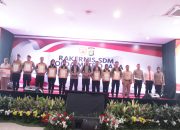 Penghargaan Satwil Terbaik untuk Polres Metro Jakarta Barat Penulisan Karya Perorangan  Di Acara Rakernis SDM Polda Metro Jaya   