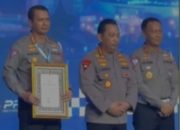 Kapolri Beri Penghargaan Kepada Dirlantas Polda Sulawesi Selatan, Kombes Pol I Made Agus Prasatya Atas Kinerjanya