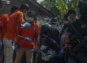 Warga Dikagetkan Kehadiran Densus 88 Antiteror Dini Hari Ringkus Terduga Teroris di Desa Kamojing, Kecamatan Cikampek