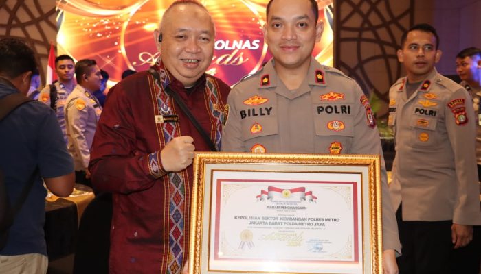 Polsek Kembangan Terima Penghargaan dari Kompolnas Awards 2024 Berkat Inovasi “Polisi Mengajar”