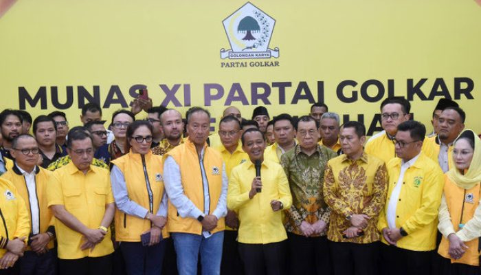 Breaking News ! Setelah Bahlil Lahadalia Secara Aklamasi Terpilih Jadi Ketum Partai Golkar, Dikabarkan Jokowi Akan Menjadi Dewan Pembina