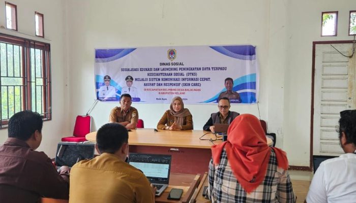 Dinsos Kabupaten Melawi  Sosialisasi DTKS di Kecamatan Belimbing di Desa Balai Agas