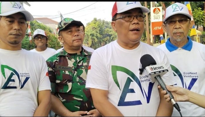 Lurah Kebon jeruk Gelar HUT RI 79 Dengan Jalan Santai Sambil Kerja Bakti.