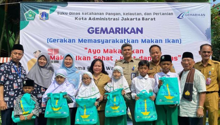 Kampanye Gemarikan Pemkot Jakbar Kunjungi Sekolah di Palmerah