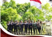 Sambut HUT RI ke – 79 Dansat Brimob Polda Kaltara Kibarkan Bendera Merah putih di Perbatasan Indonesia – Malaysia