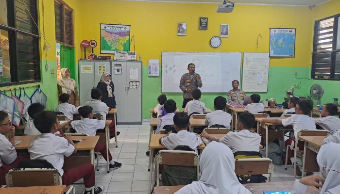 Cegah Bullyng dan Perundungan Anak, Kanit Binmas Polsek Kembangan Adakan Police Goes Tp School