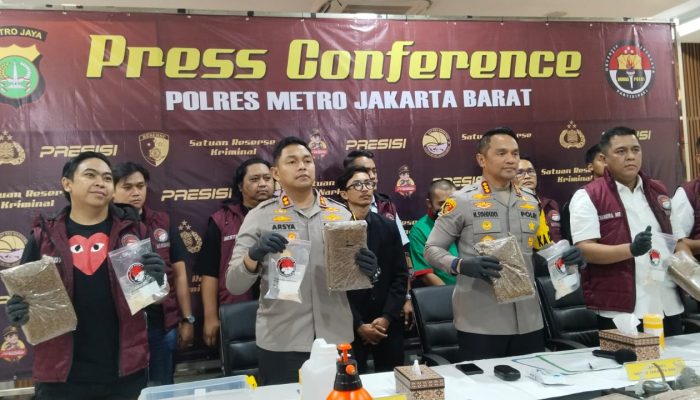 Terungkap Home Industri  Ganja Gorila di Cluster Hunian Mewah Kawasan Grand Wisata Bekasi