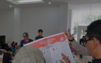 KPU Jakbar Sortir Lipat Surat Suara Pilkada 2024