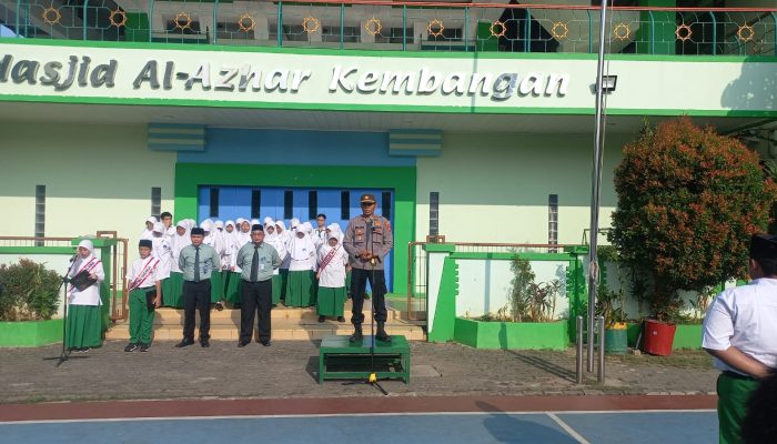 Peringati Hari Kesaktian Pancasila, Kanit Binmas Polsek Kembangan Pimpin Upacara di Sekolah Al Azhar Meruya Selatan 