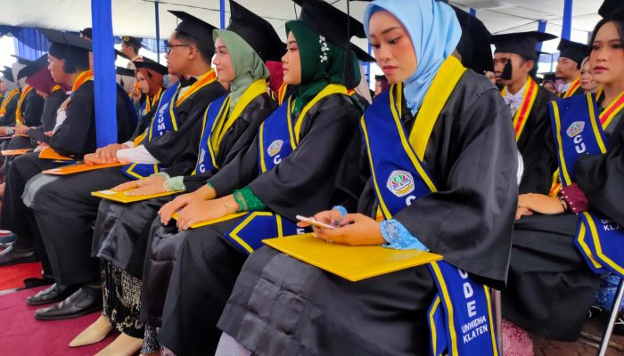 Unwidha Klaten Mewisuda 344 Lulusan Angkatan ke-76