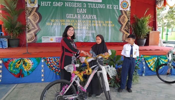 Peringati HUT ke-21 SMP 3 Tulung Dimeriahkan Gelar Budaya dan Semarak P5