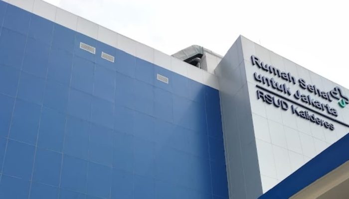 Warga Puji Pelayanan di RSUD Kalideres