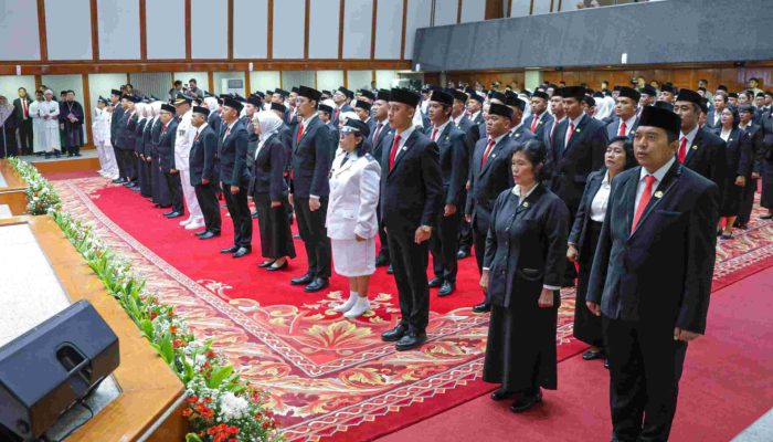 Pj. Gubernur Teguh Lantik 305 Pejabat Administrator, Pengawas,