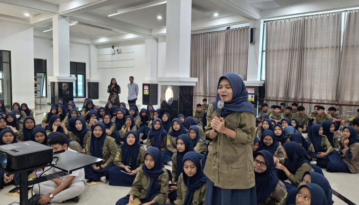 Satresnarkoba Polres Jakbar Berikan Edukasi Bahaya Narkoba di SMK Muhammadiyah 4 Palmerah