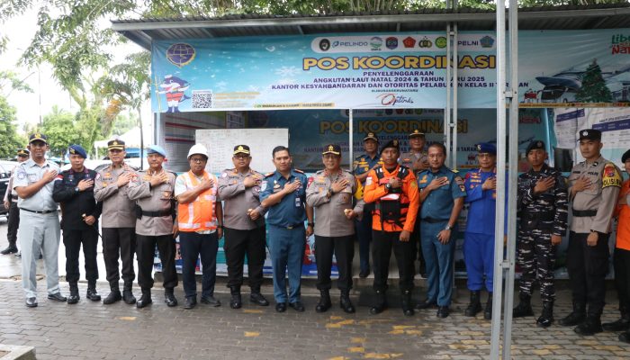 Dansat Brimob Polda Kaltara Dampingi Kapolda Cek Pos Pengamanan Operasi Lilin Kayan 2024 dan Gereja
