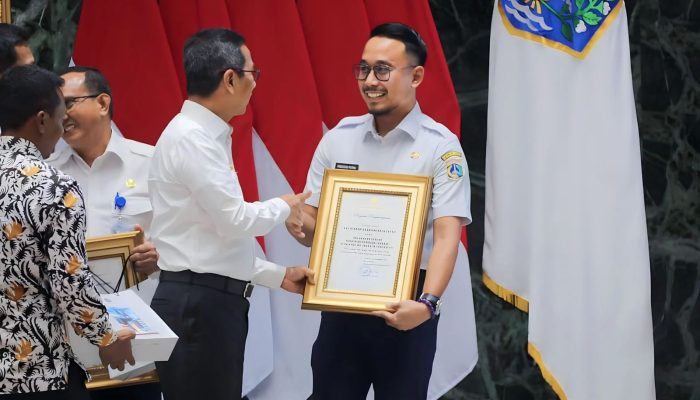 Walikota Jakarta Barat Uus Kuswanto Cetak Lurah Berprestasi dengan Beragam Penghargaan