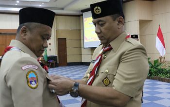 Ketua Mabicab Jakbar Lantik Ketua Kwarcab Gerakan Pramuka Diding Wahyudin