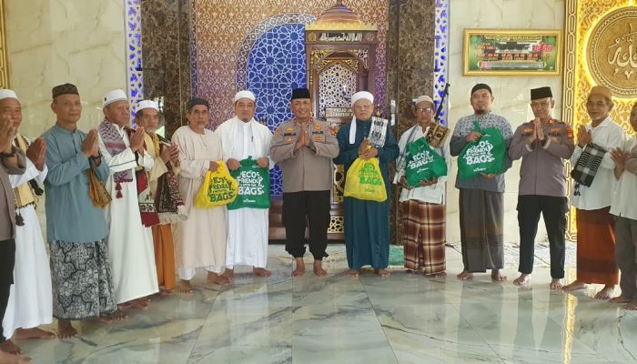 Jumat Curhat di Masjid Jami Daarrusa’adah: Upaya Meningkatkan Keamanan dan Kerukunan di Ciledug