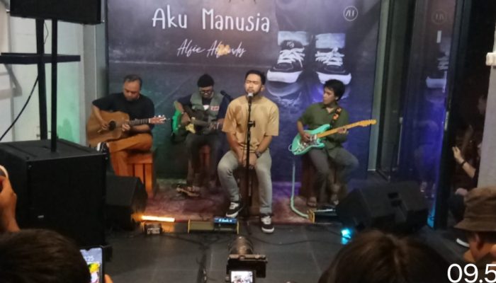 Aktor Alfie Alfandy Rilis Album Perdana, “Aku Manusia”