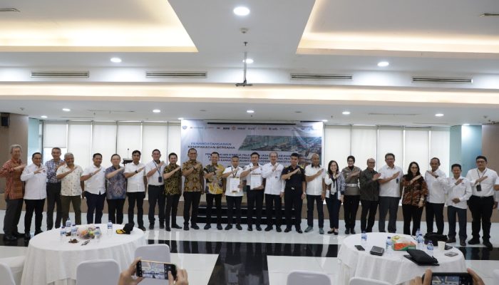 Kendalikan Layanan Kepelabuhanan KSOP Priok, Pelindo Regional 2 Priok dan Terminal Petikemas Tanda Tangani Kesepakatan 