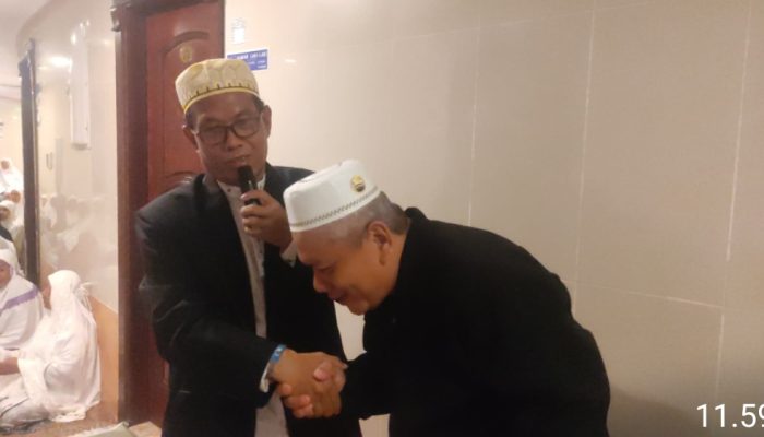 Kinerja Gemilang KBIHU Al-Hamadiyah di Balik Suasana Khidmat Penutupan Ibadah Haji dan Tradisi Wisuda Peci Putih Jemaah