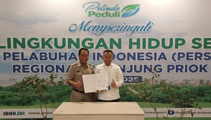 Pelindo Regional 2 Tanjung Priok Serahkan Ribuan Bibit Pohon Kepada Pemkot Jakarta Utara