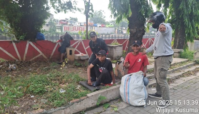 Satpol PP Jakarta Barat Jangkau 35 PPKS di Delapan Kecamatan