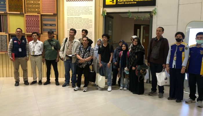 10 WNI Dievakuasi dari Iran Tiba di Jakarta, Pemerintah Lakukan Pencegahan Dini Dampak Konflik Iran-Israel