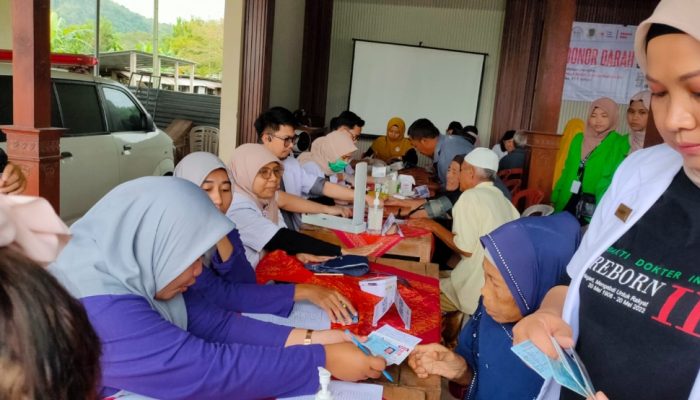 Ratusan Warga Serbu Pengobatan Gratis IDI Klaten di Desa Burikan, Rela Antri Periksa Kesehatan Sejak Pagi