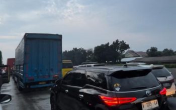 Macet Parah 20 Km di Tol Karang Tengah–Cikupa Akibat Banjir, Pengguna Pertanyakan Perlindungan Konsumen Tol