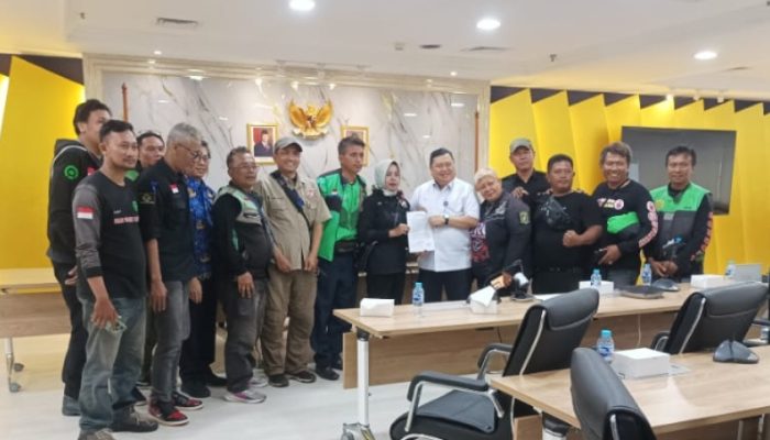 Aliansi Taktis URC Bergerak Gelar Aksi di Monas, Tuntut Payung Hukum bagi Pengemudi Ojol