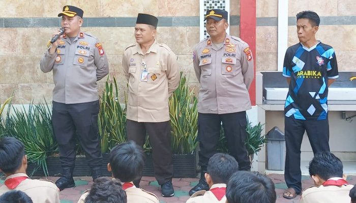Police Goes To School, Polsek Tambora Bekali Siswa dengan Edukasi Anti Kenakalan Remaja