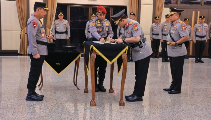 ​Kapolri Lantik dan Rotasi Sejumlah Perwira Tinggi, Segarkan Kepemimpinan Polri