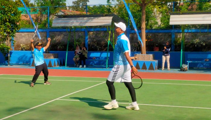 Laga Seru di Lapangan Tenis PDAM Klaten, Dirut PDAM & Bupati Tahan Imbang Wakil Bupati & DPRD